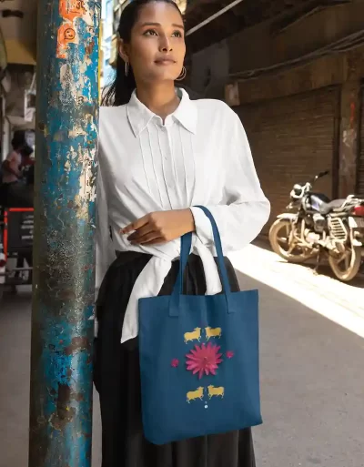 Totebag Pichwai Cows Navy Blue CVR