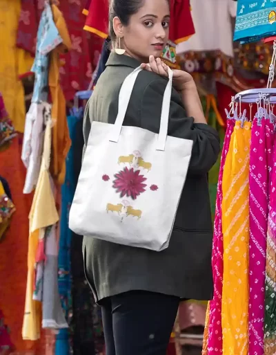 Totebag Pichwai Cows White CVR